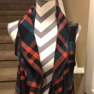 Waterfall Plaid Vest with Pockets!!!